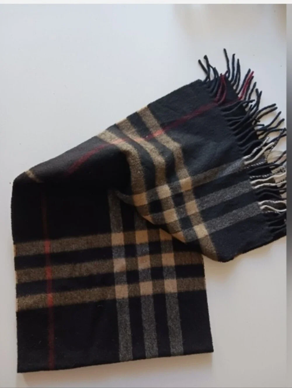 Burberry 100% Cashmere  Winter Scarf 12